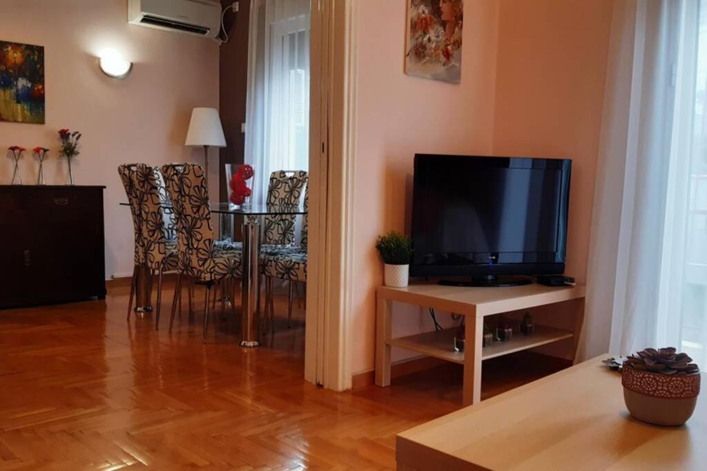Georgia'S Cozy Apartment In Koukaki Афины Экстерьер фото