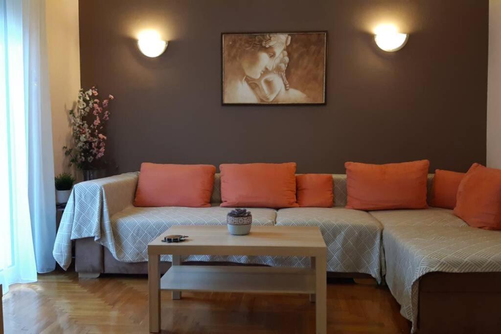 Georgia'S Cozy Apartment In Koukaki Афины Экстерьер фото